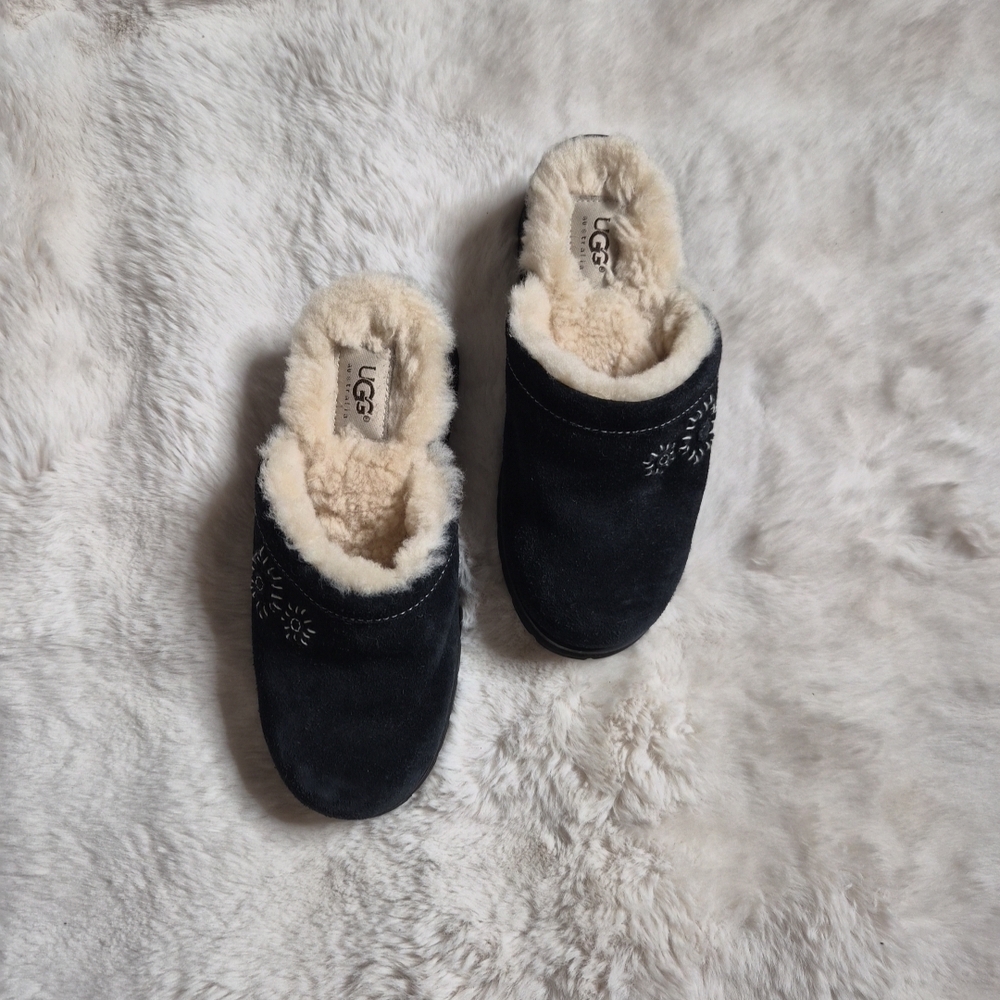 Vintage Girls Ugg Leather Clog Mule Shoes Size 4 Winter Chunky Heel Fall Boho ✨️